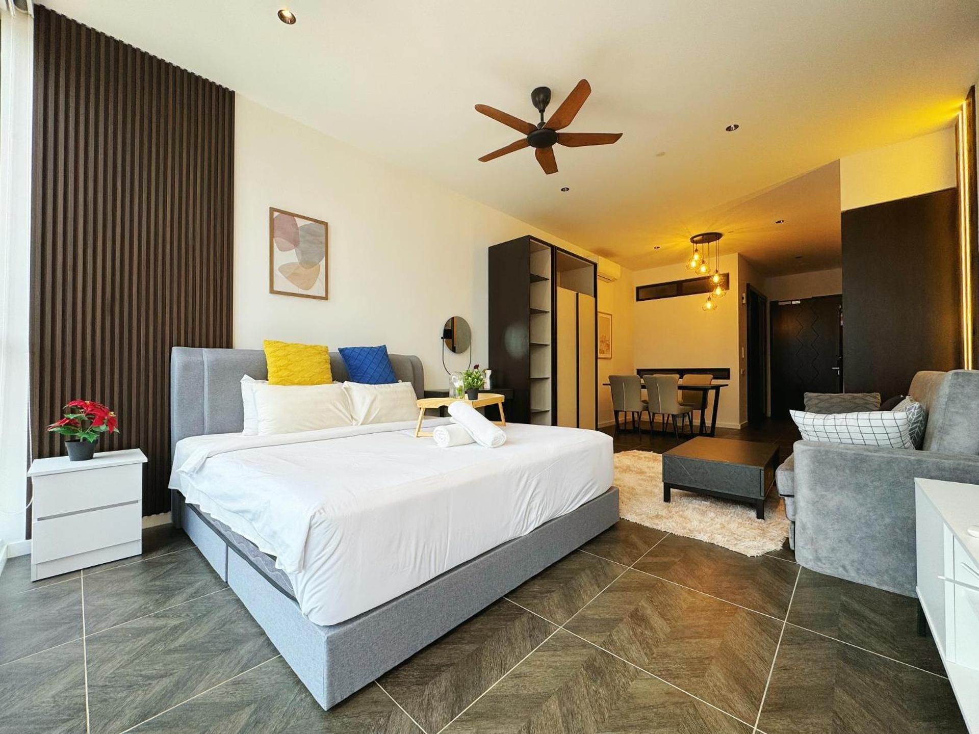Deluxe One-Bedroom Apartment with City View
