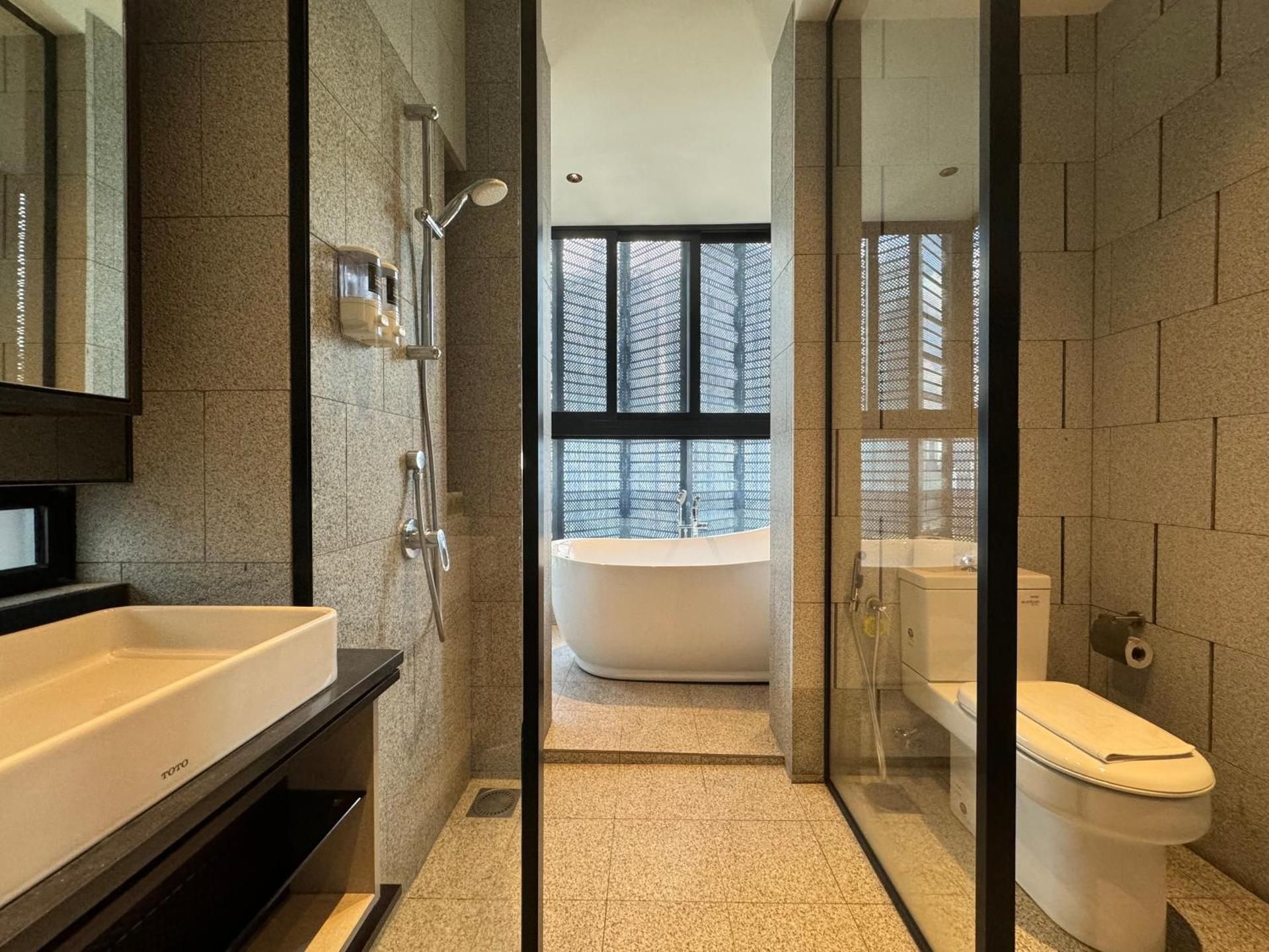 Deluxe Suite with Spa Bath