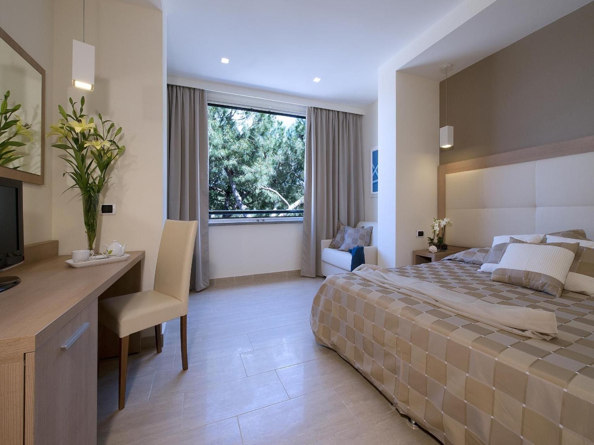 Triple Room with City View