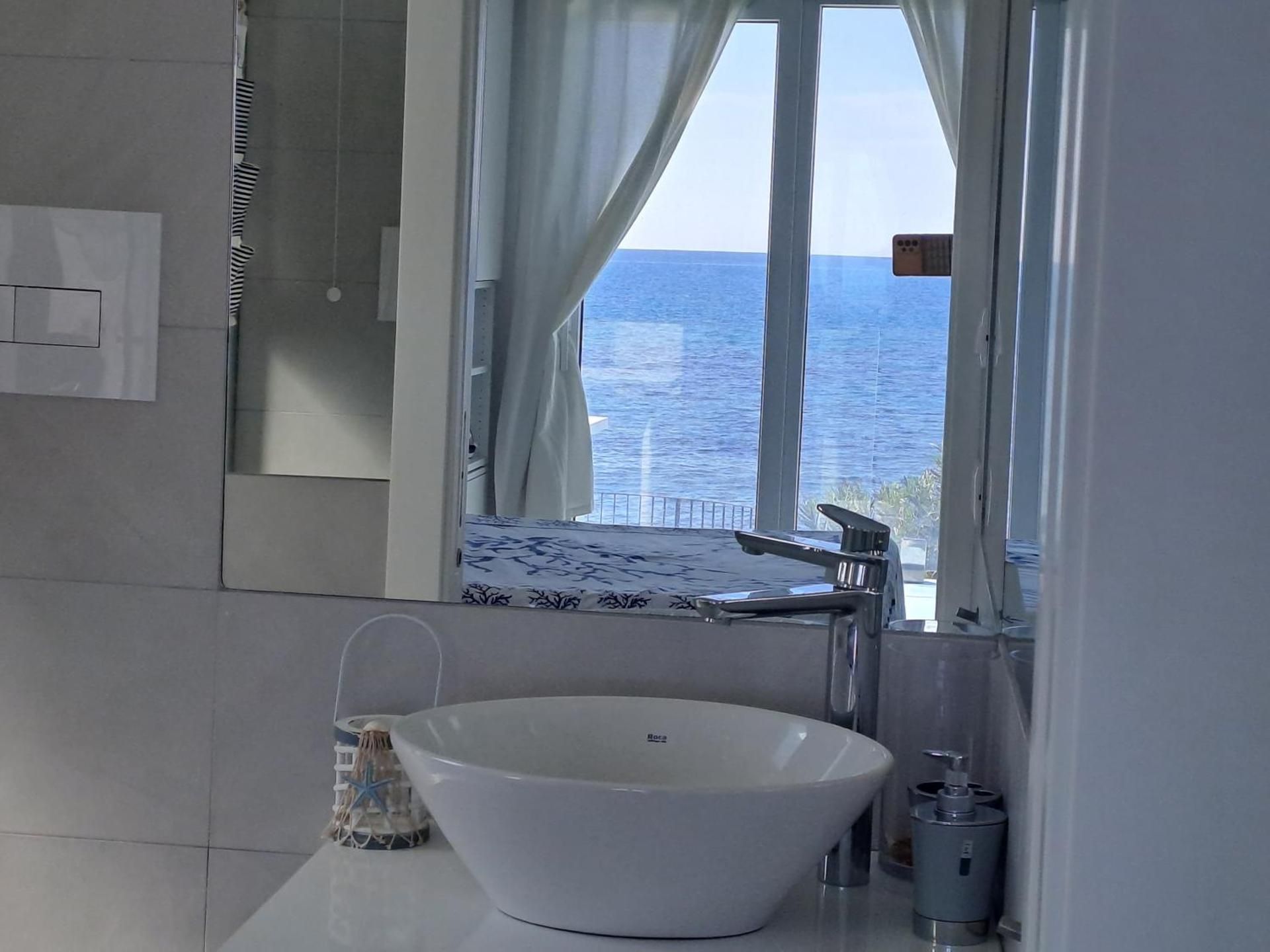 Deluxe Double Room with Balcony and Sea View