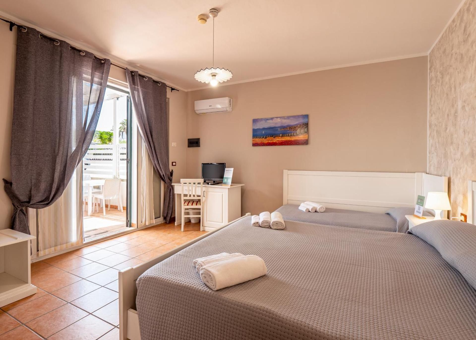 Deluxe Quadruple Room