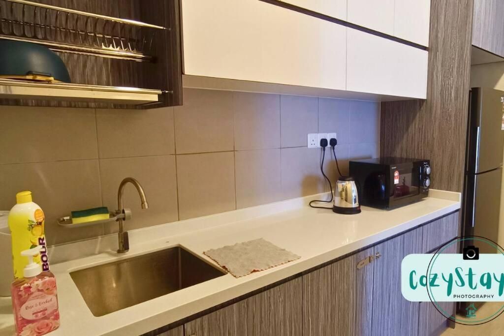 Three-Bedroom Apartment with Lake View