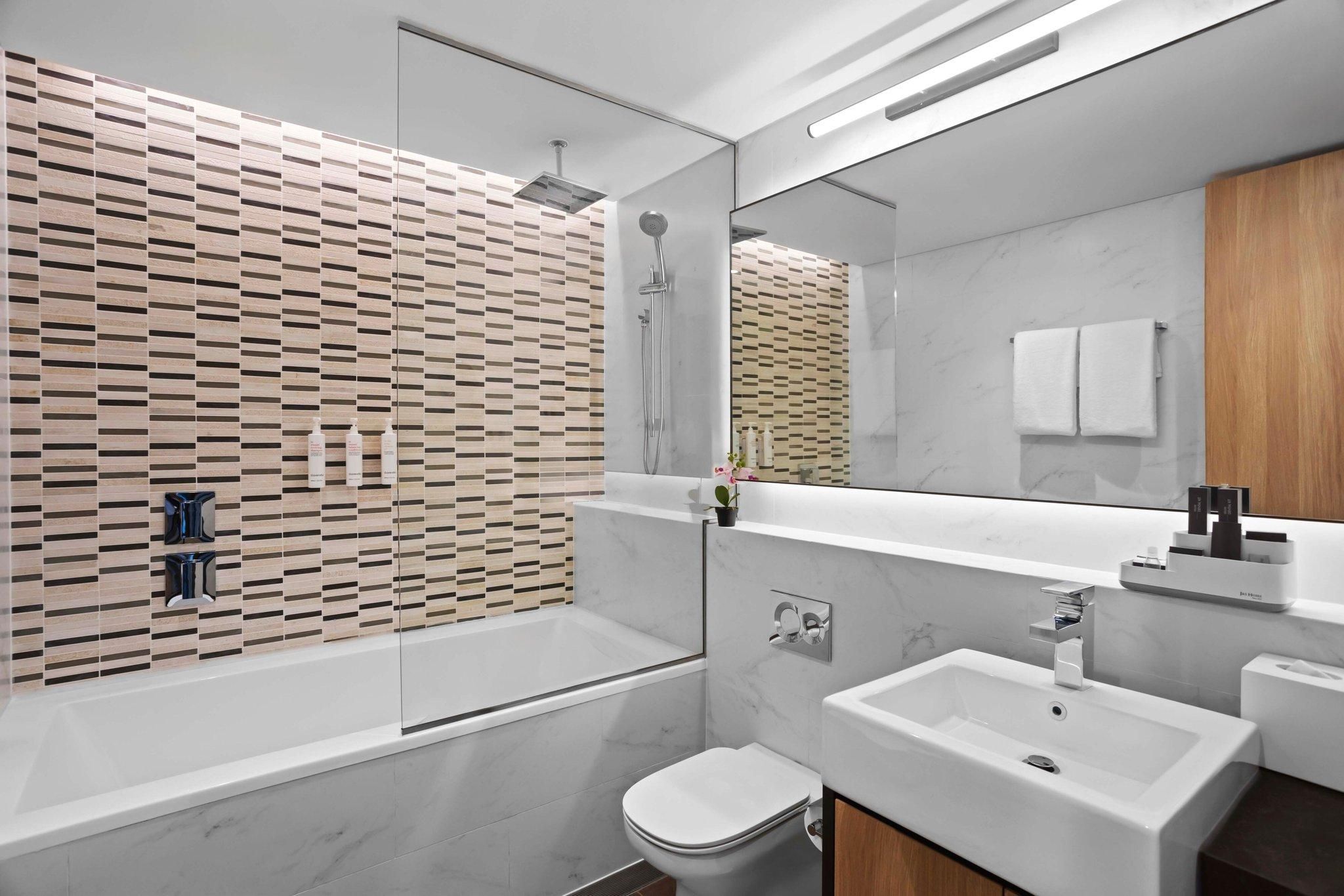 2 Bedroom Suite, Bedroom 1: 1 King, Bedroom 2: 1 King, Harbor View, Fireplace