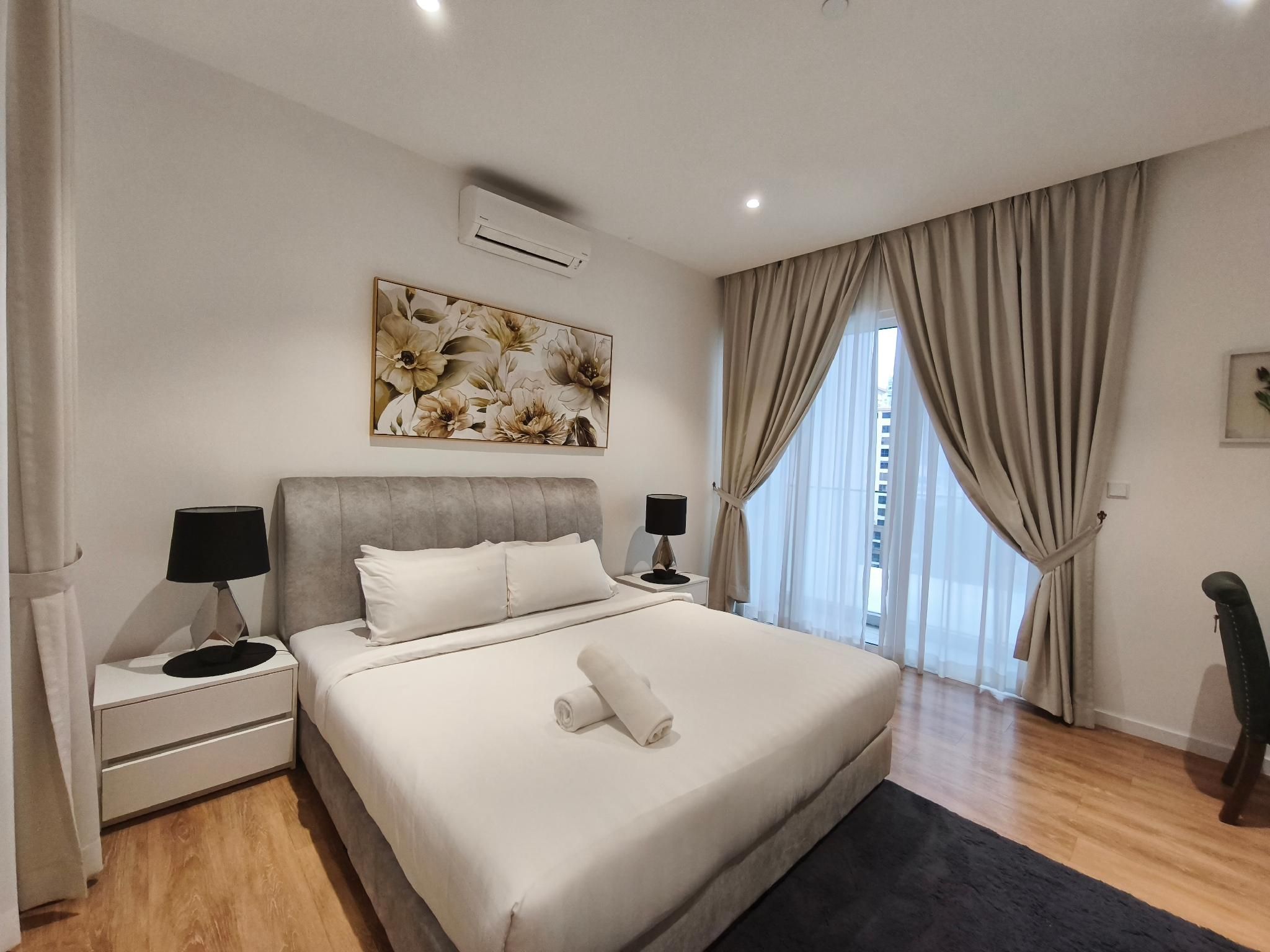 Deluxe King Suite