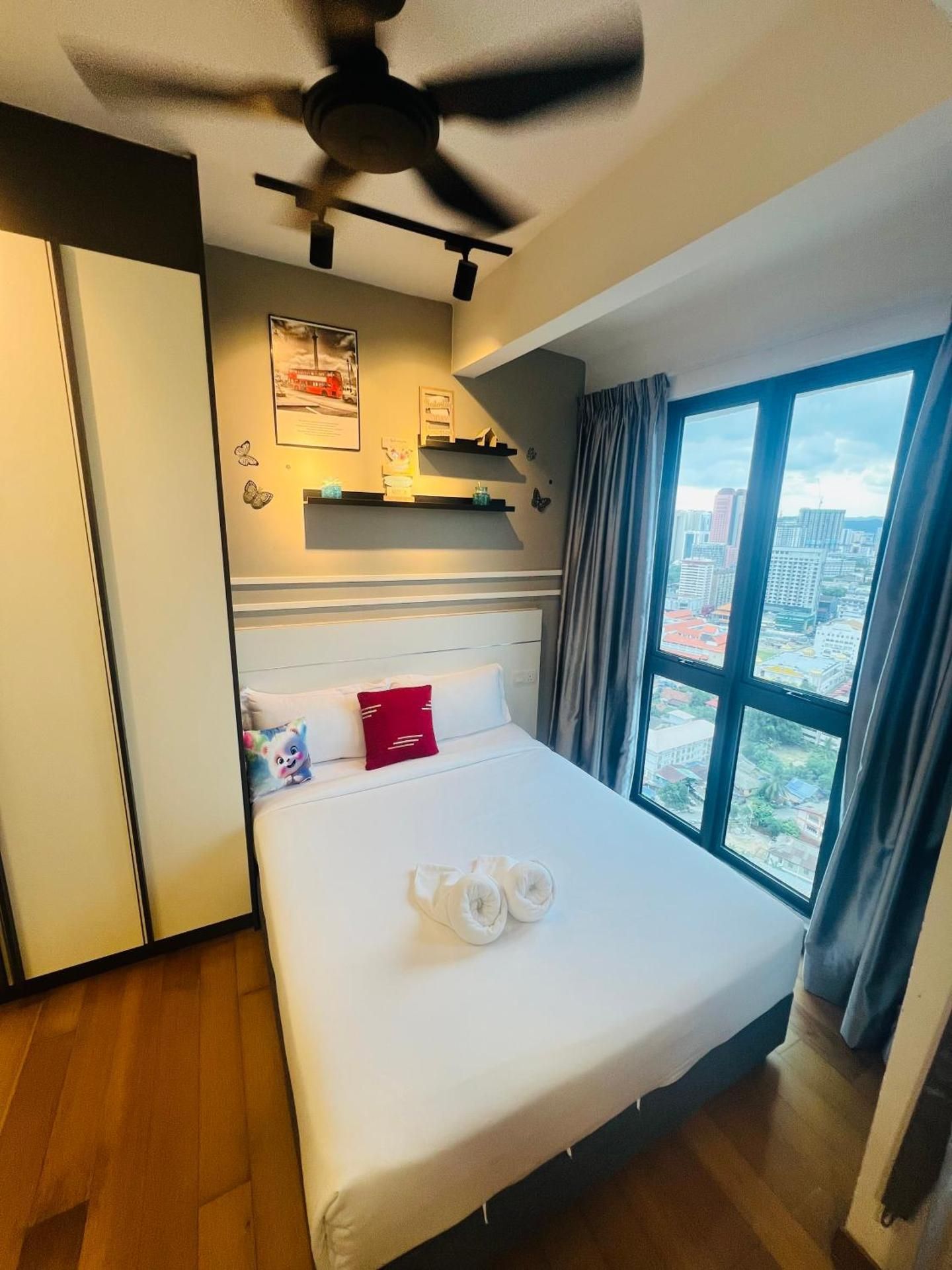 Deluxe Queen Room