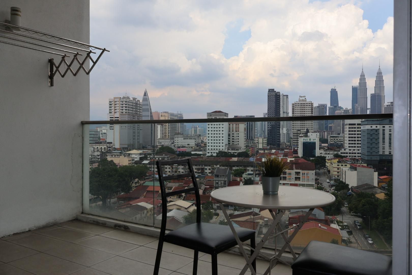Deluxe 2-Bedroom Apartment