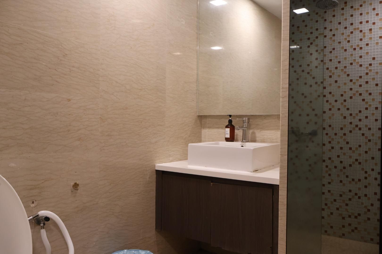 Deluxe 2-Bedroom Apartment