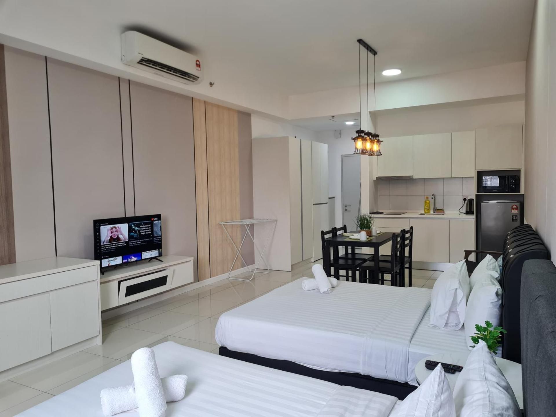 Deluxe Family Suite