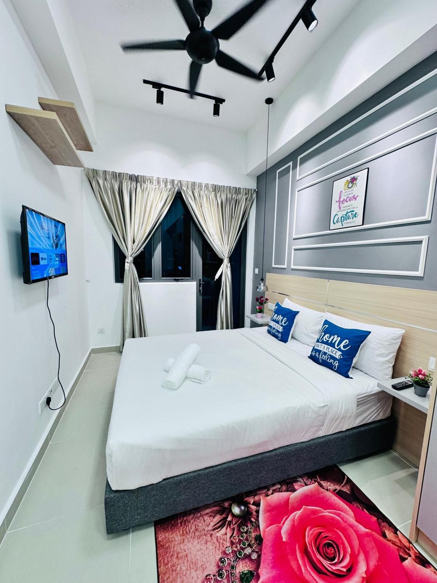 Studio Apartment with Balcony