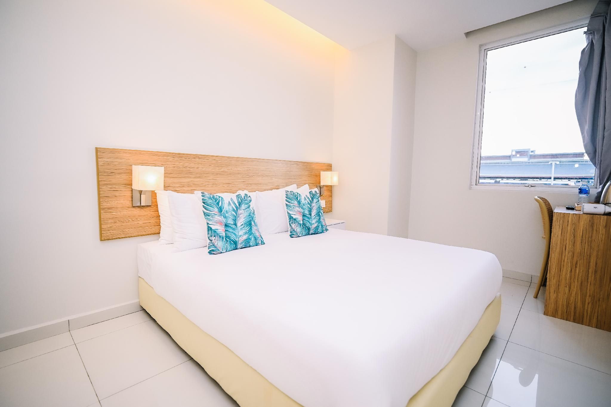 Deluxe Queen Room