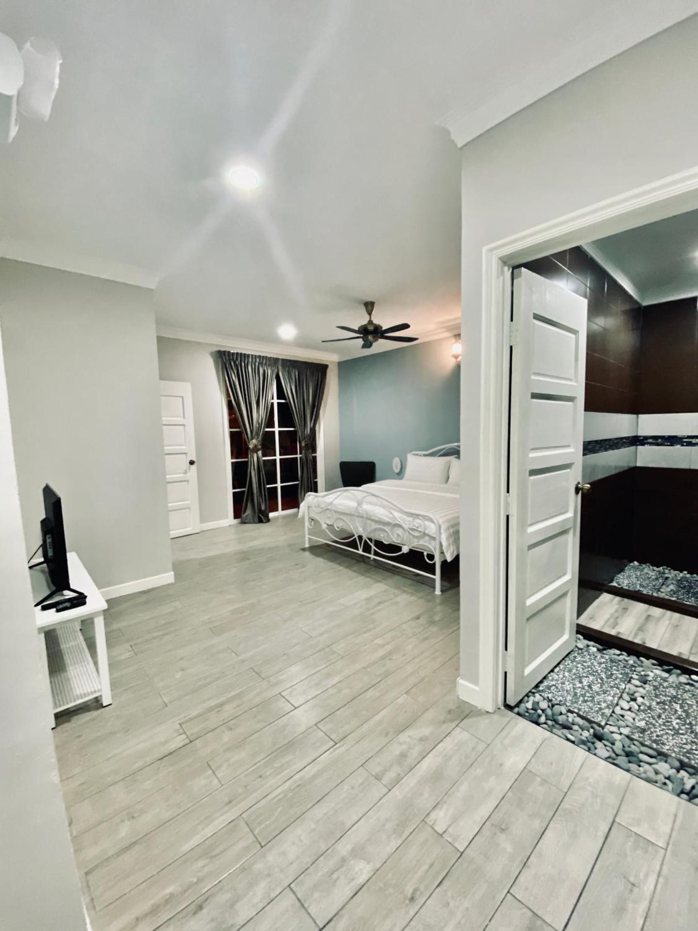 Double Room with Pool View