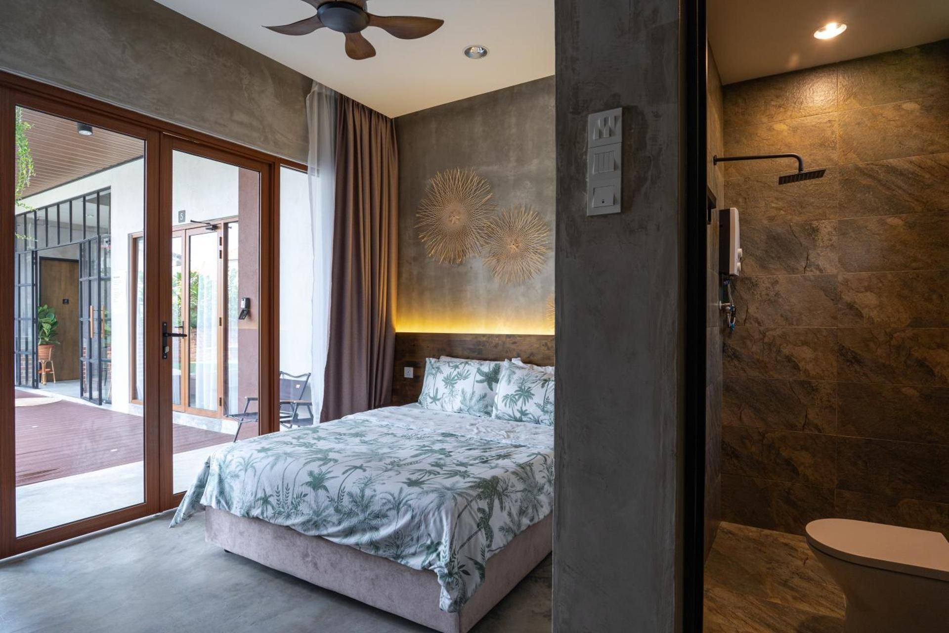 Double Room with Pool View