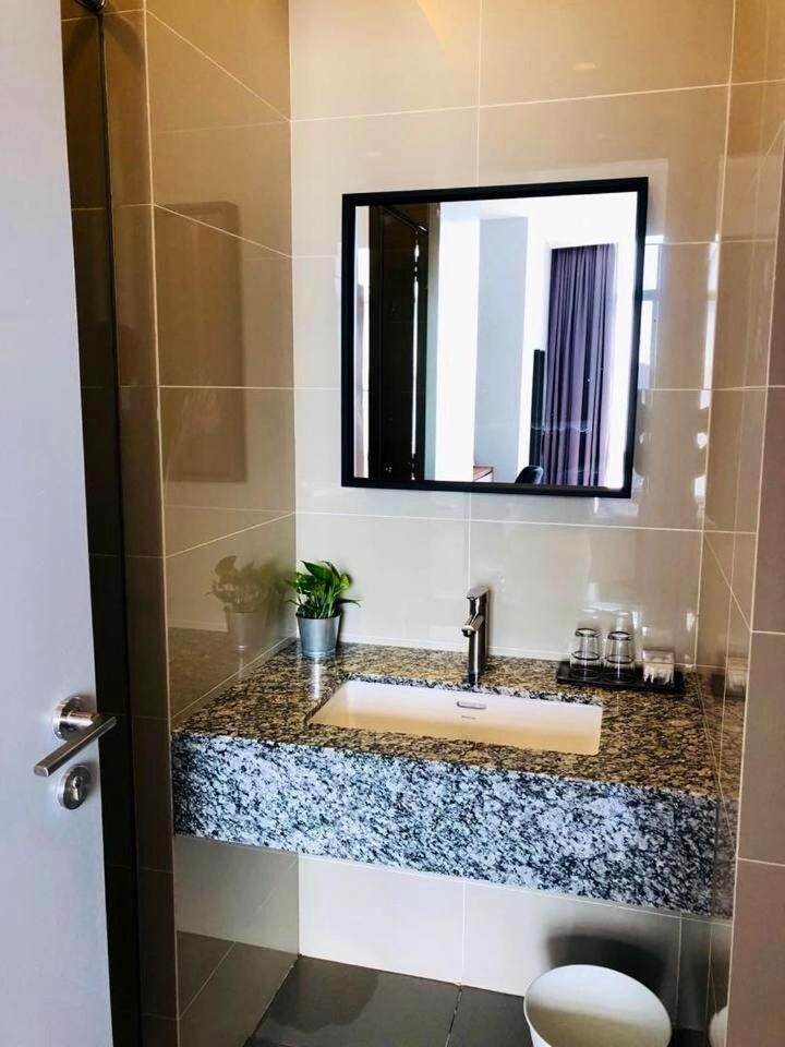 Apartment with City View