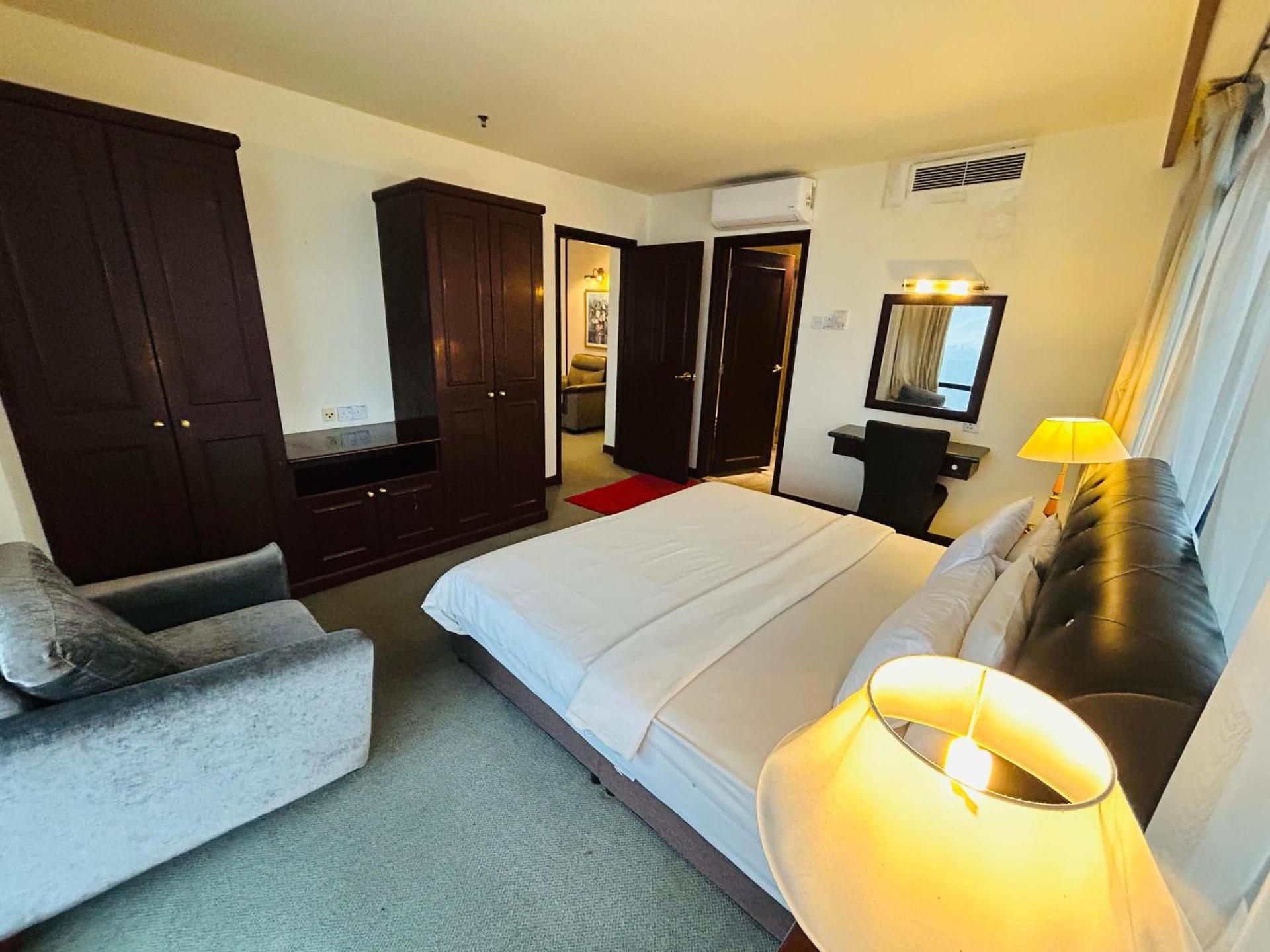 One-Bedroom Apartment