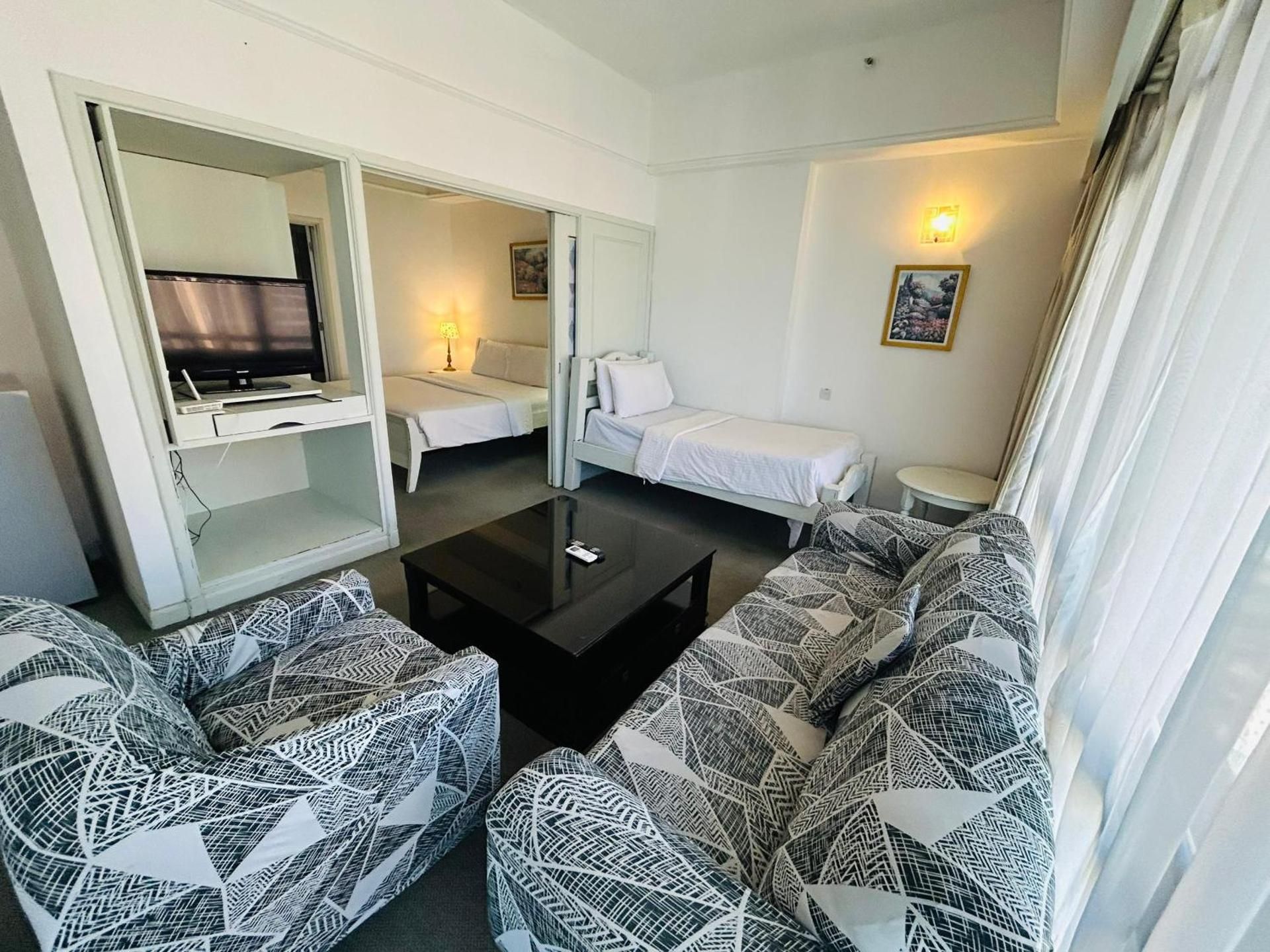 DELUXE APARTMENT