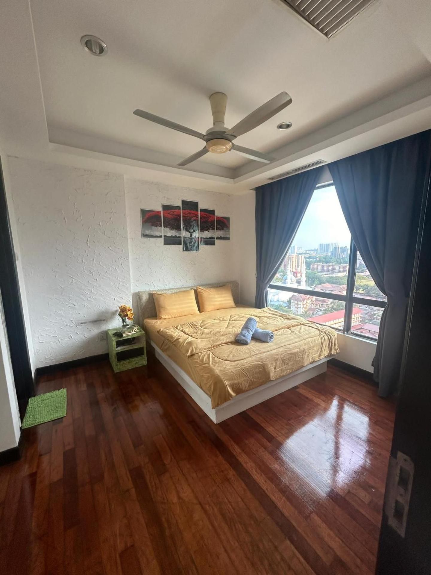Family Two-Bedroom Apartment with View