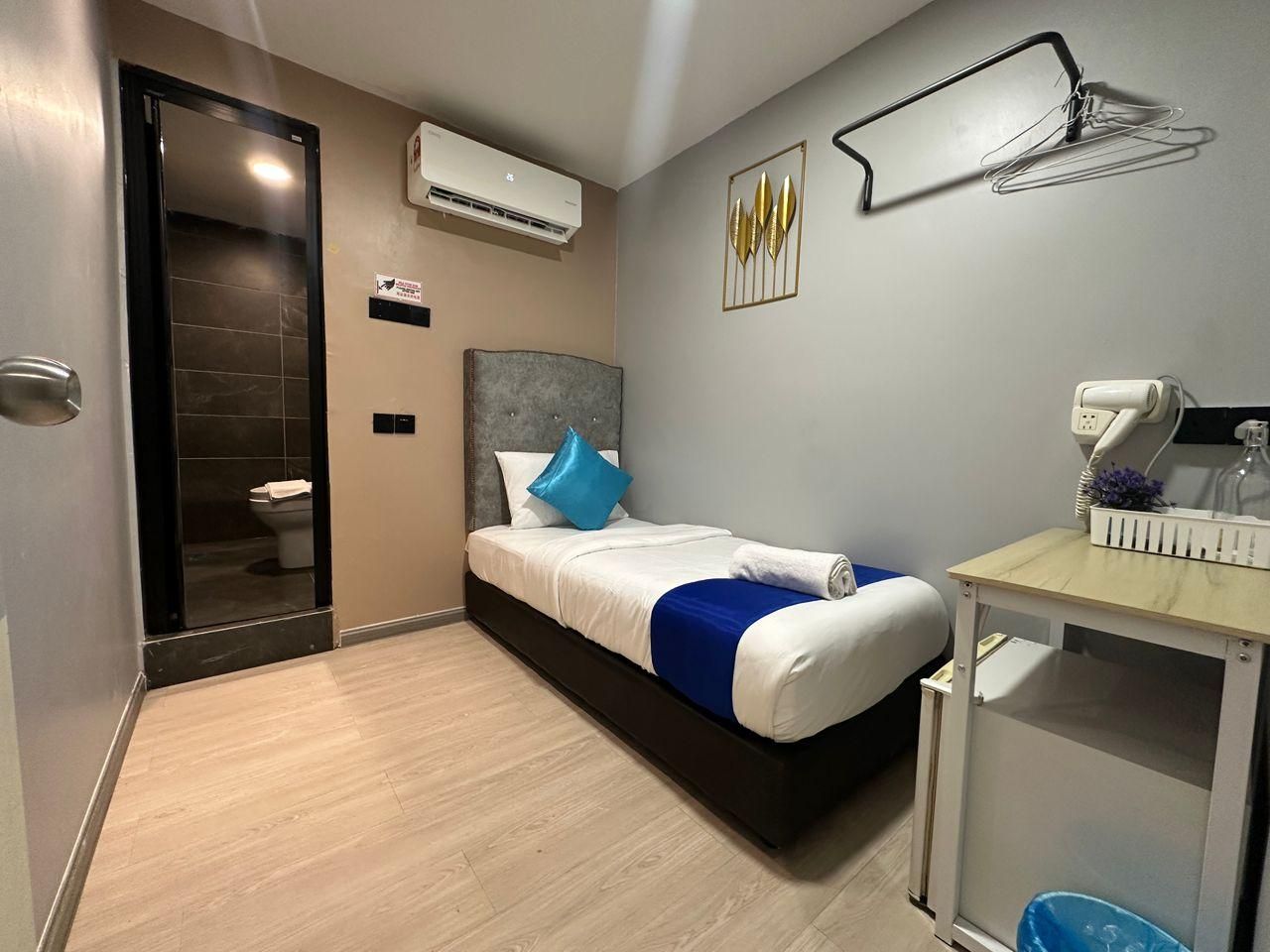 Single - Private Bathroom