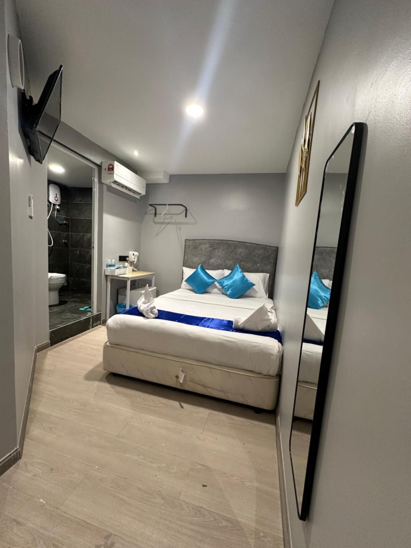 Double - Private Bathroom