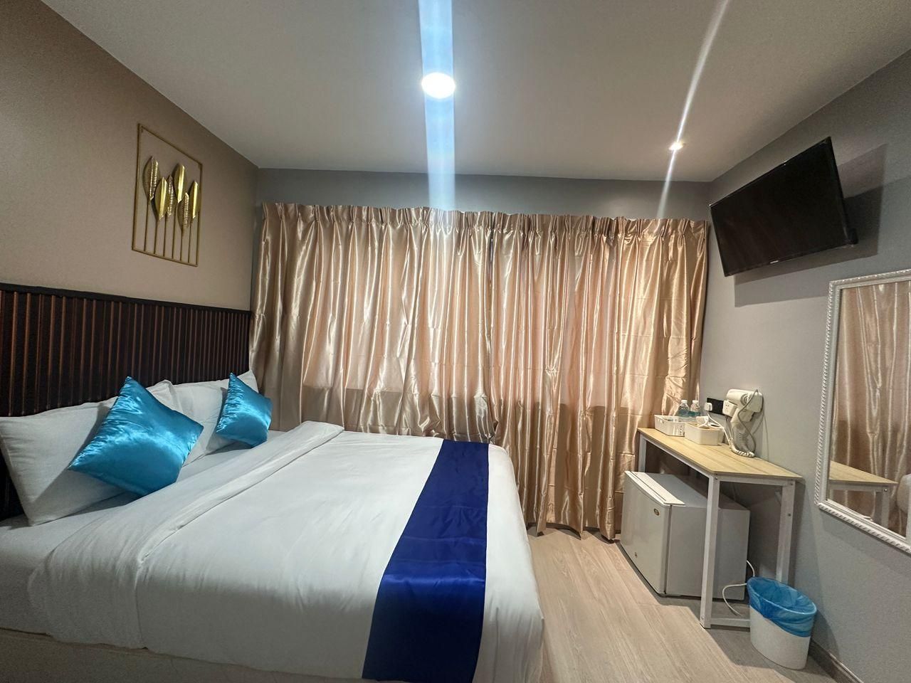 City View Queen Room