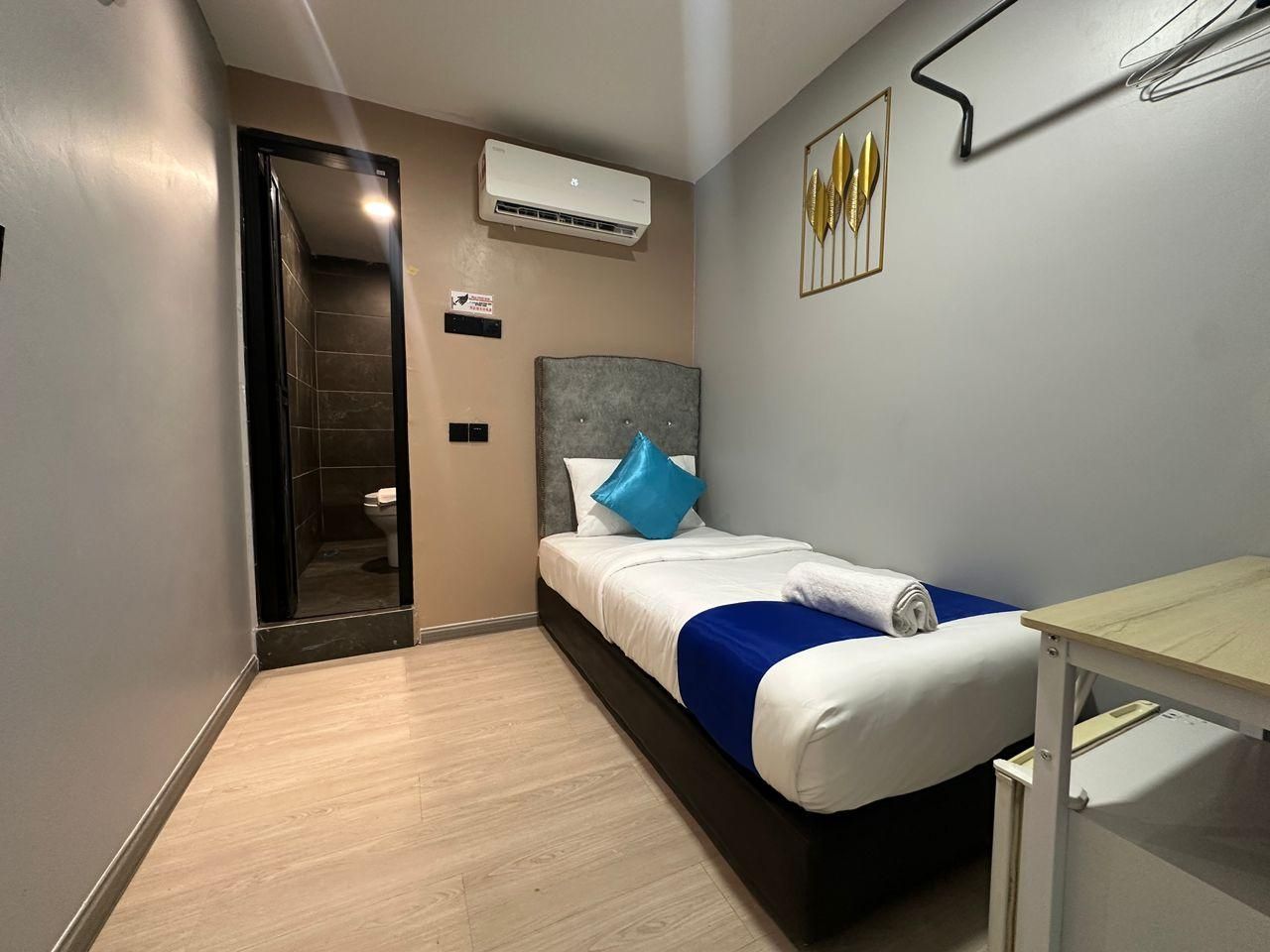 Single - Private Bathroom