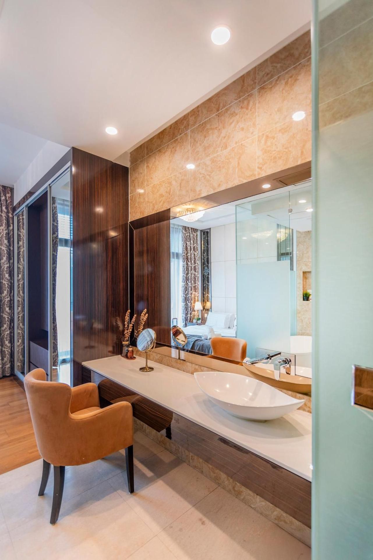 1+1 Bedroom with Bathtub
