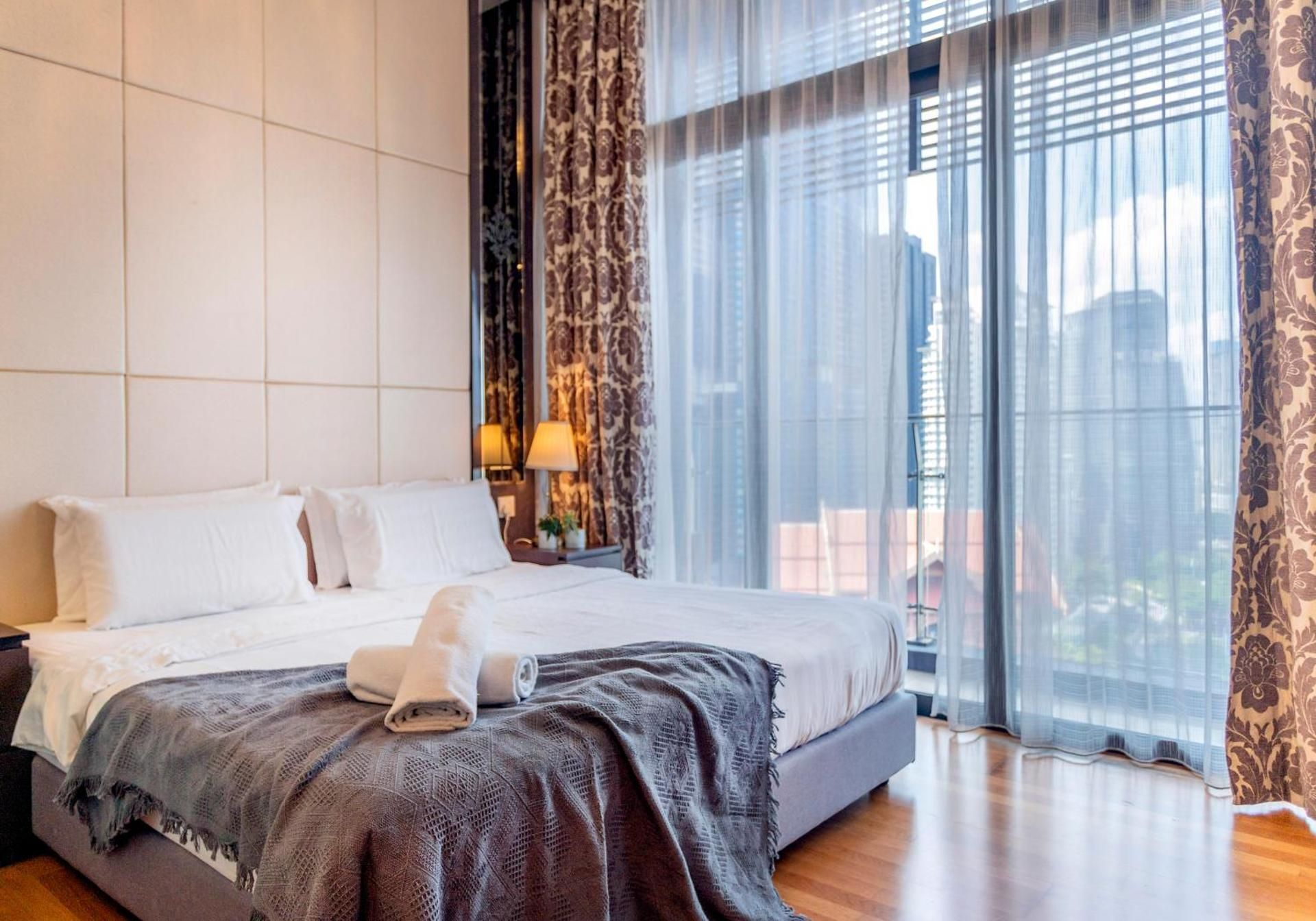1+1 Bedroom with Bathtub