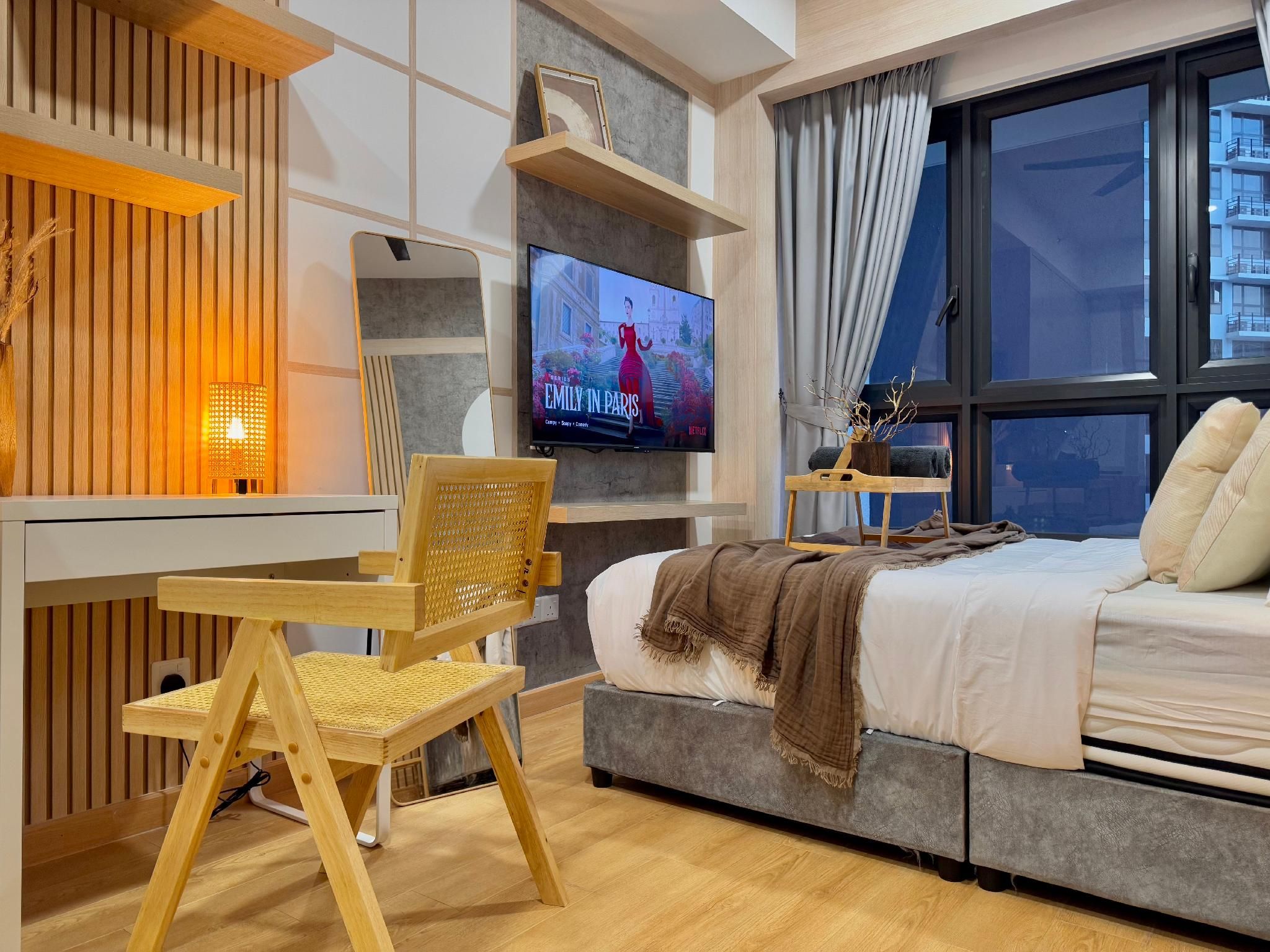 Standard - 1 Queen Bed