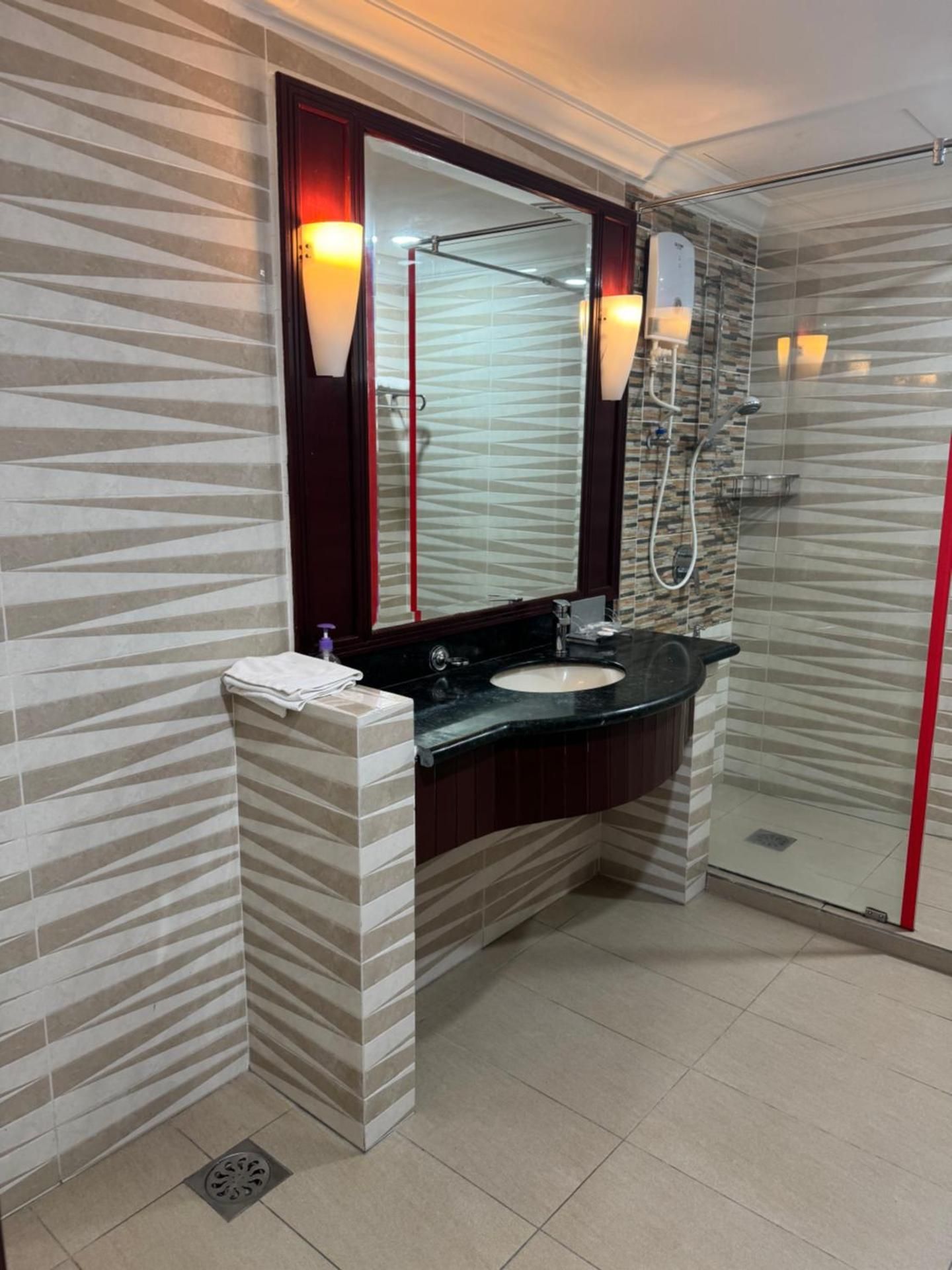 DELUXE APARTMENT