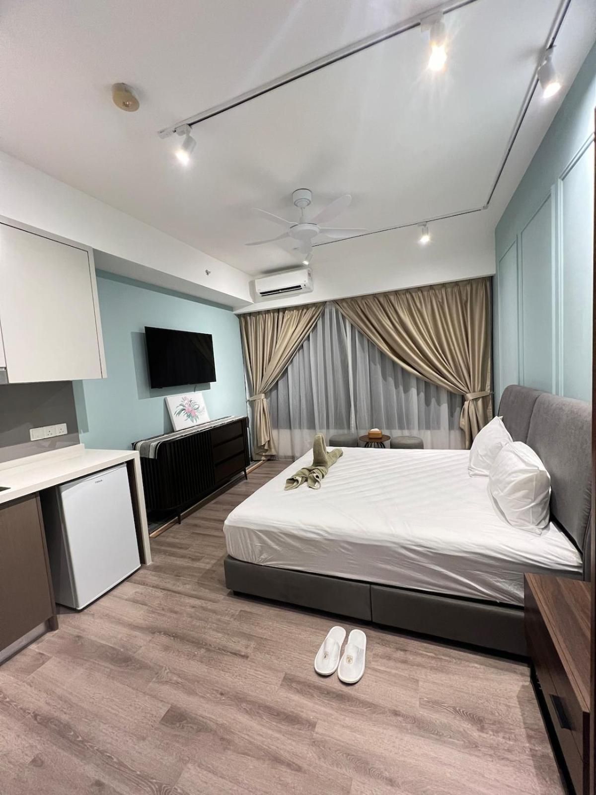 Deluxe King Studio