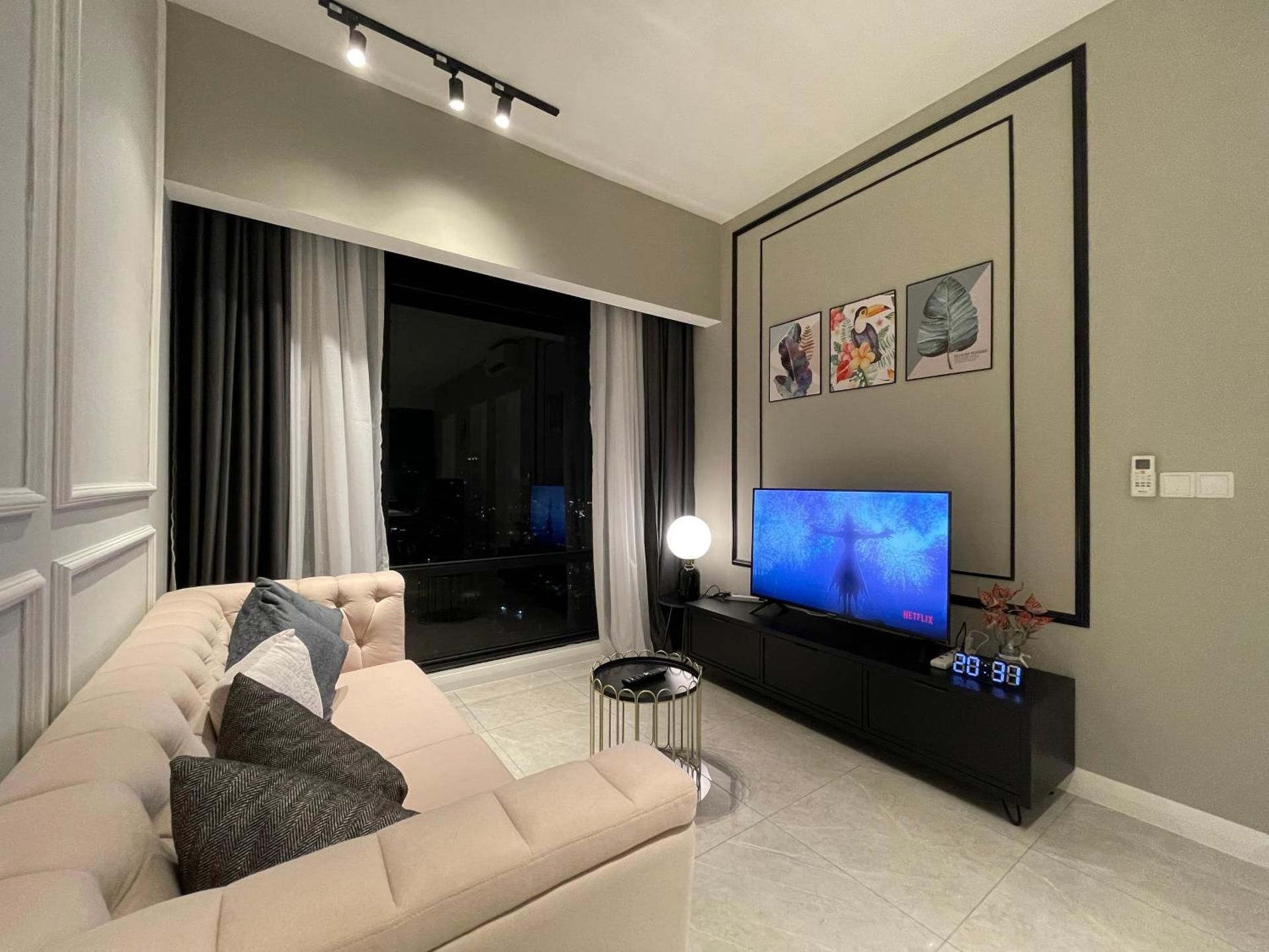 Apartment with Garden View