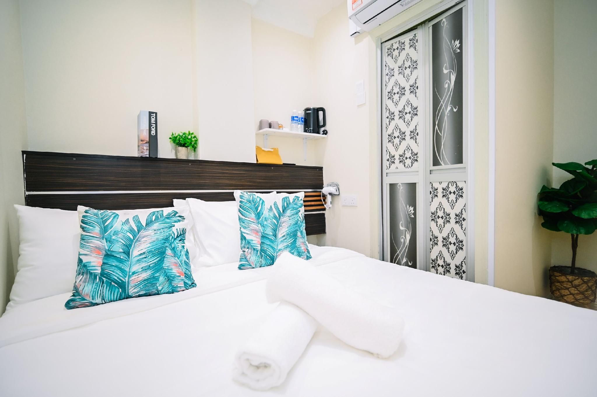 Standard Queen Room