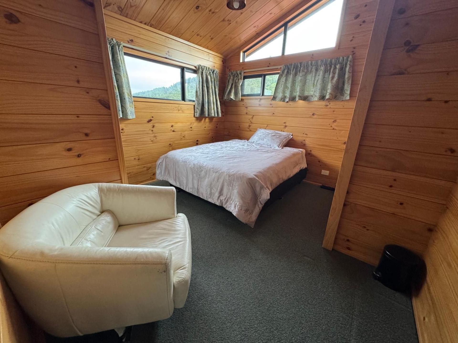 Queen Room with Shared Bathroom