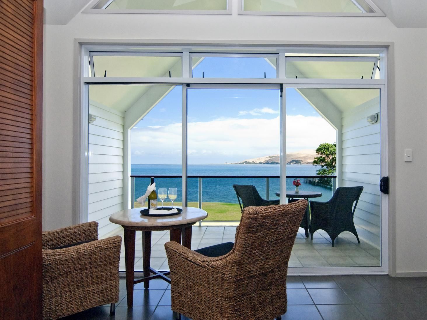 Beachfront Superior King – Room Only – Fully Flexible
