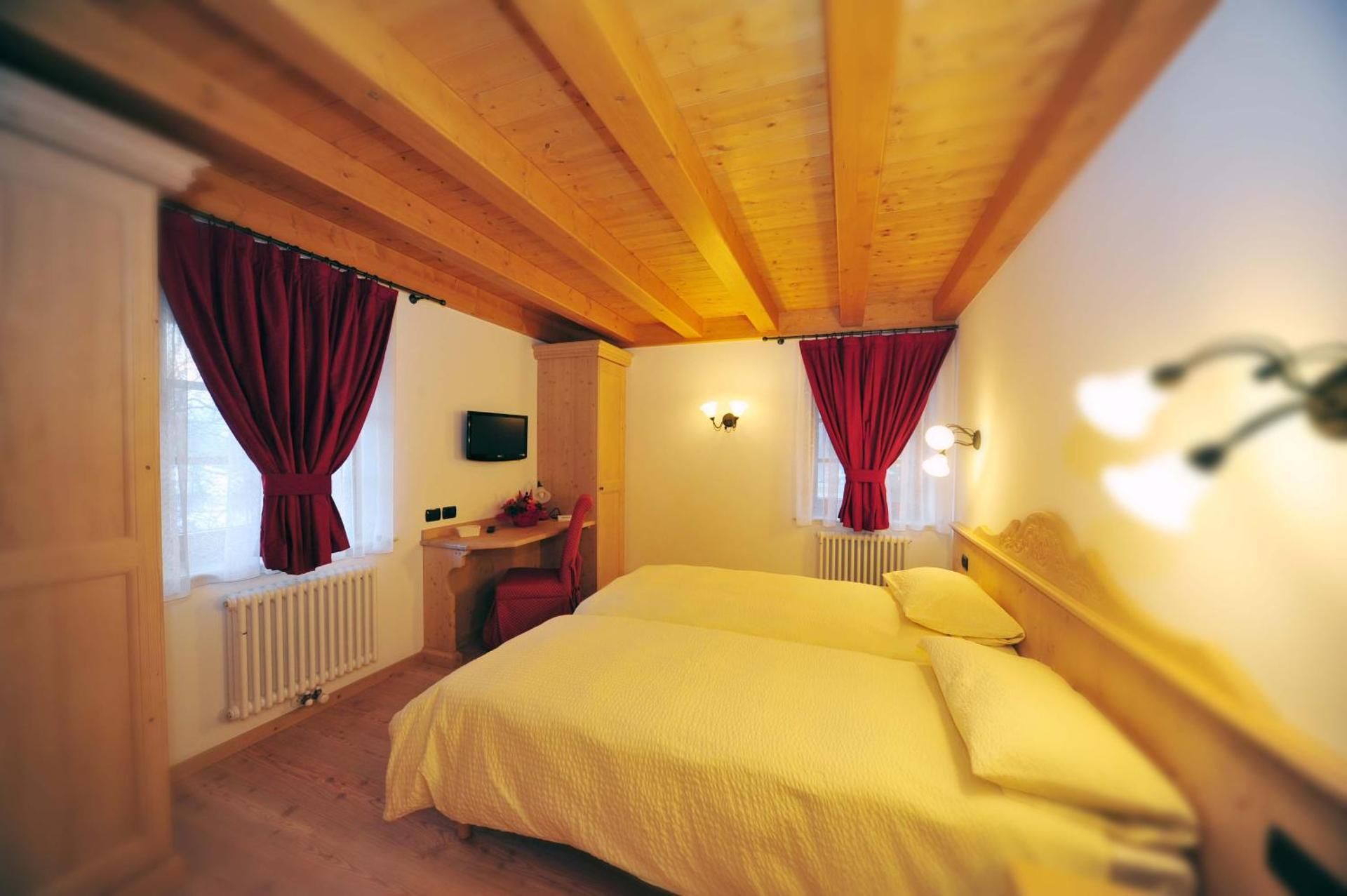 Double or Twin Room with Private Bathroom