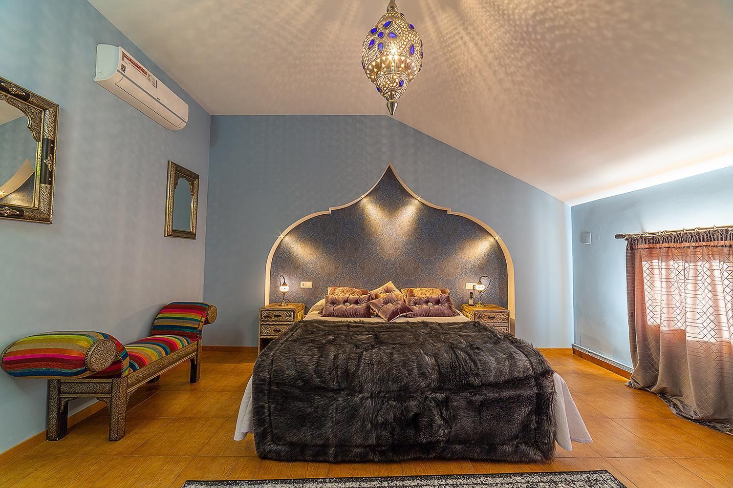 Deluxe Double Room (2 Adults + 1 Child)