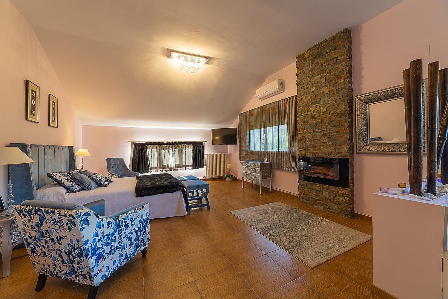 Suite with Hot Tub