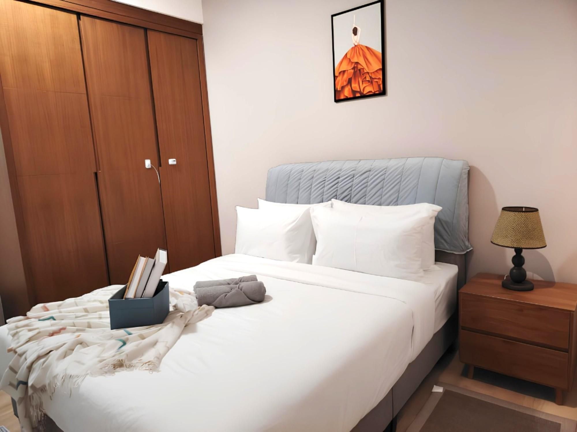 Queen Room with Kitchenette