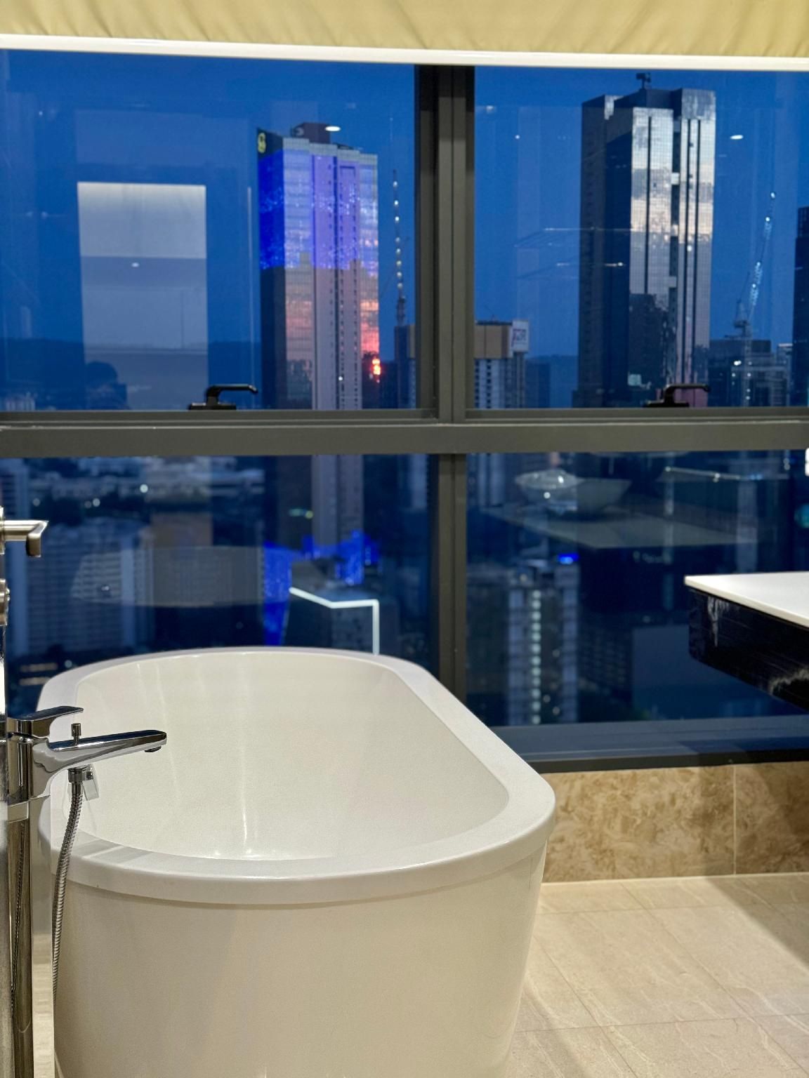 Deluxe 2 Bedroom Apartment - Non Pet Friendly
