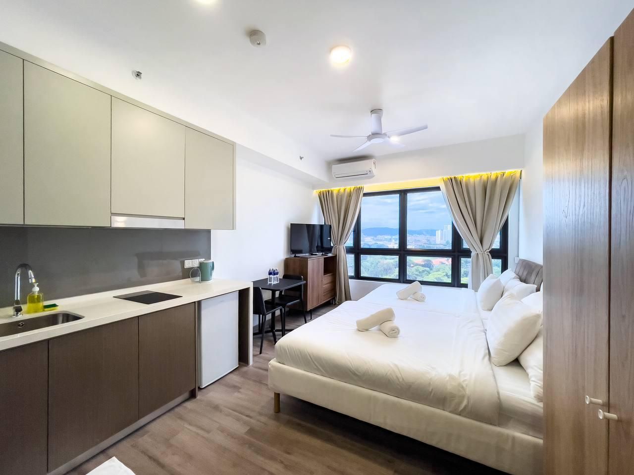 2 Queen Beds - Deluxe, Non-Smoking