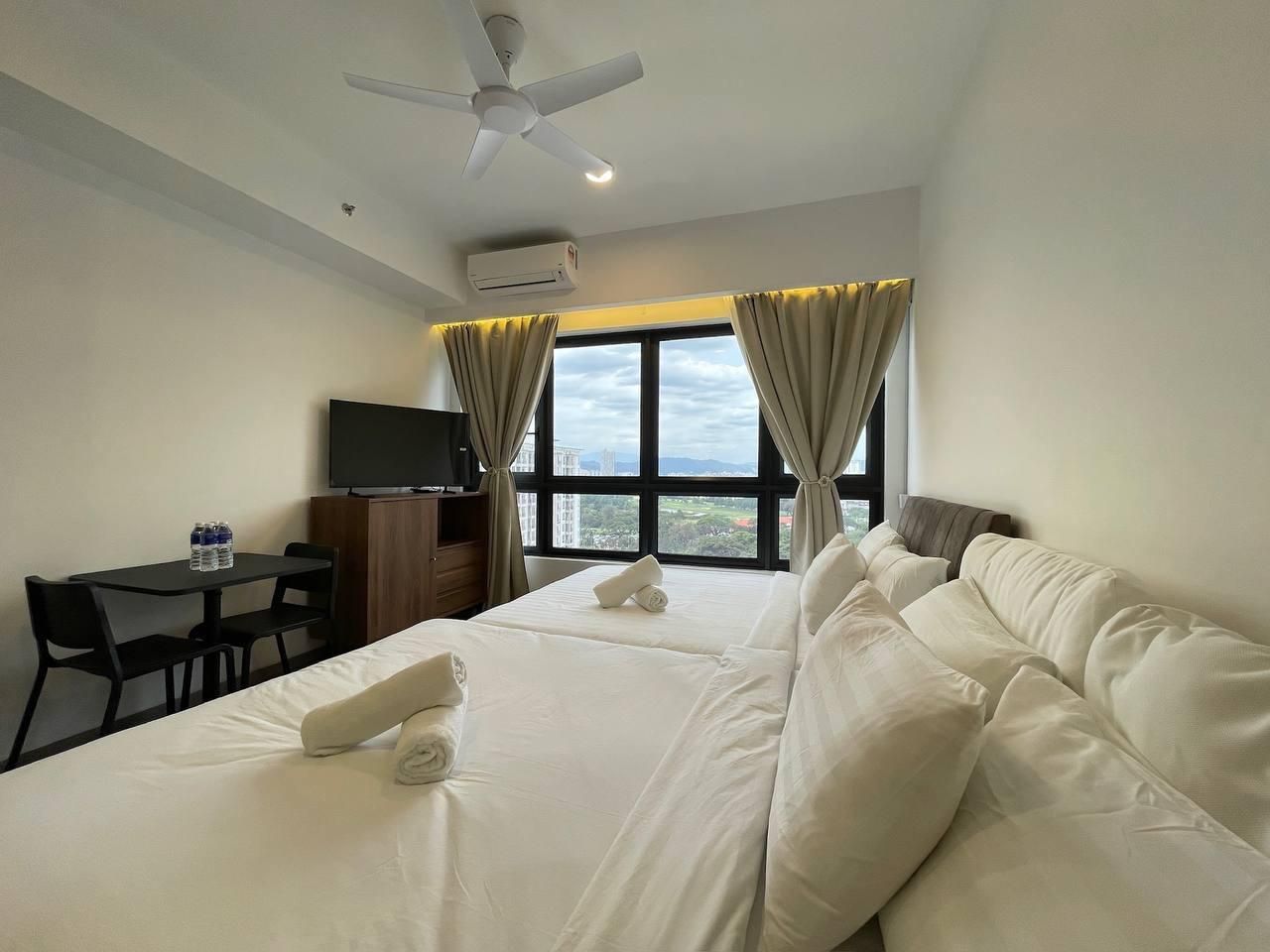 2 Bed View Non-Smoking