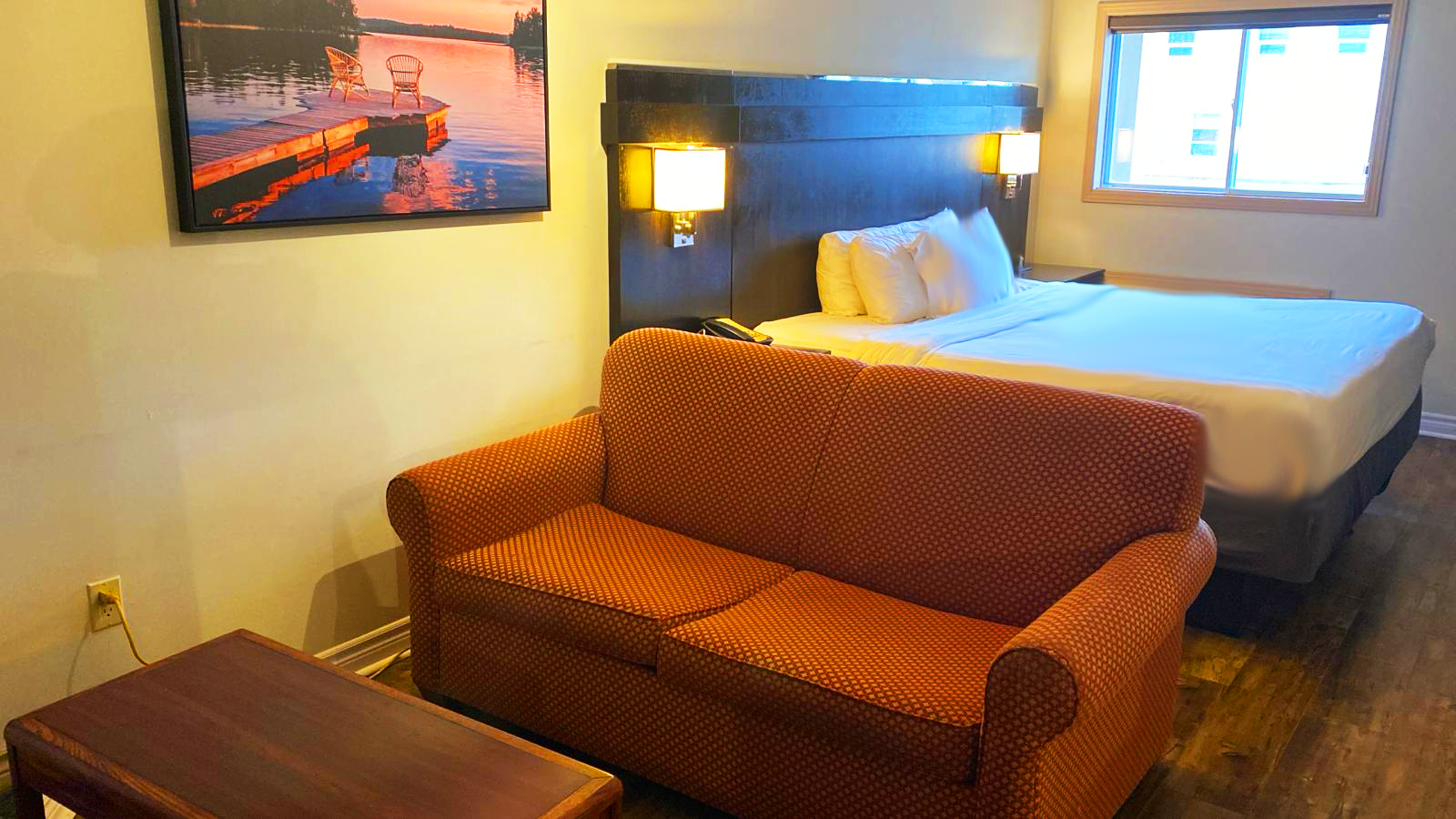 Riviera Inn and Suites 1000 Islands Suite