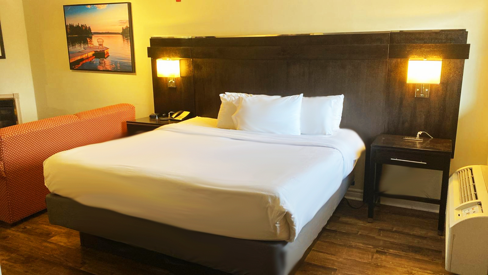 Riviera Inn and Suites 1000 Islands Suite 2