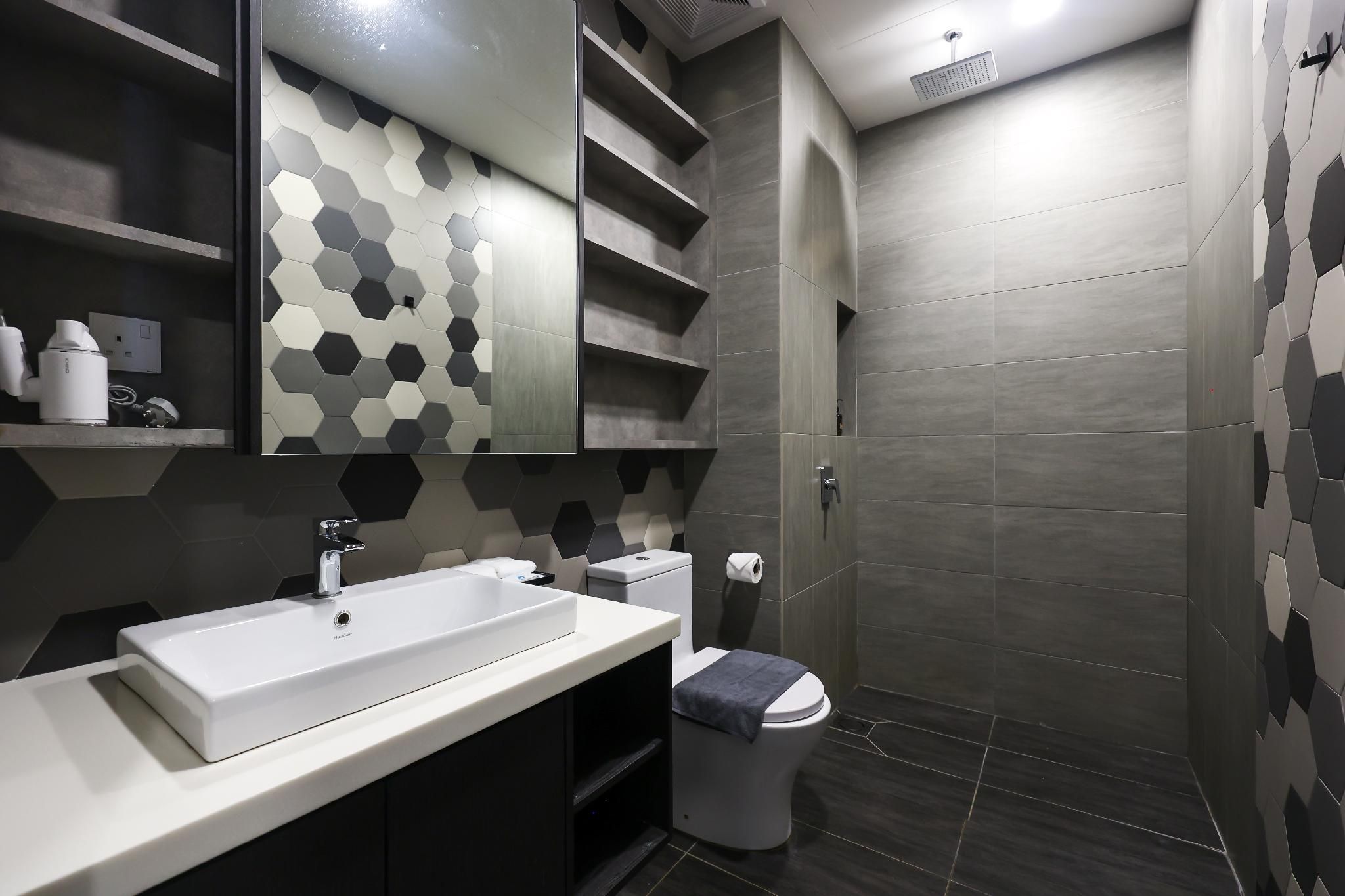 Royal Signature Studio