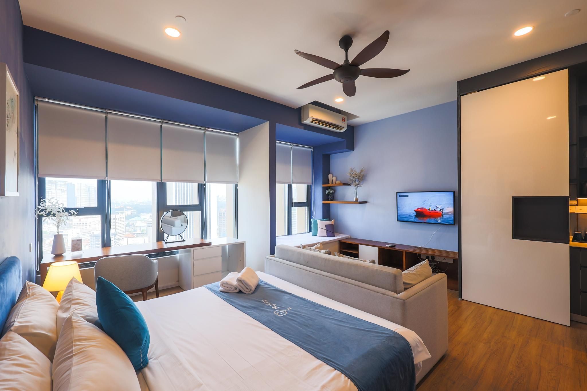 Royal Signature Studio