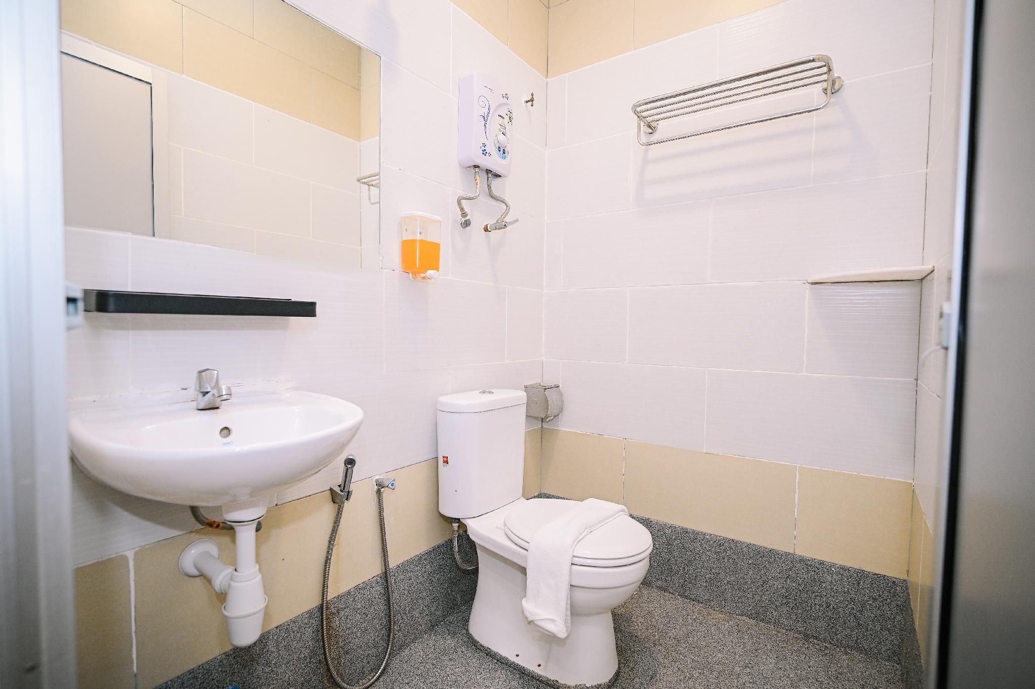 Standard Queen Room