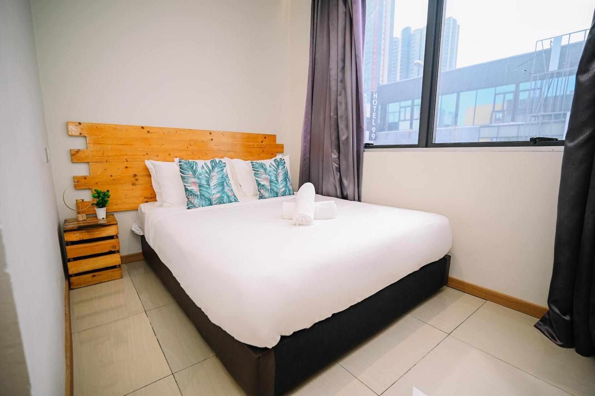 Deluxe Queen Room