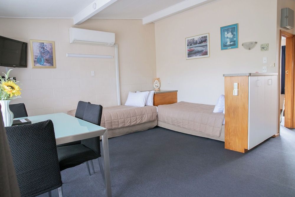 Family Room, 1 Bedroom