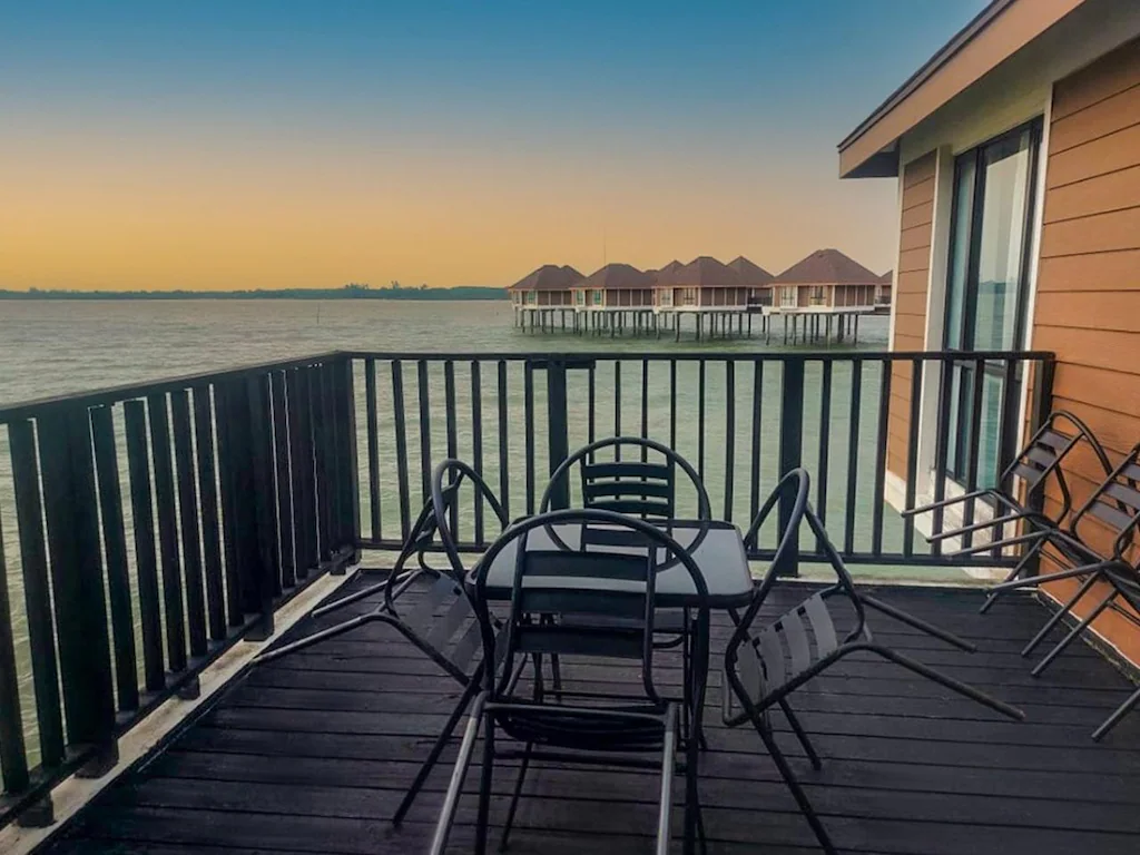 3 Bedroom Deluxe Suite Lake View