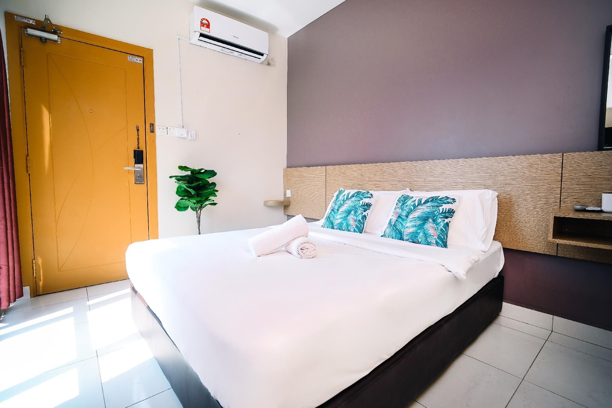 Deluxe Queen Room