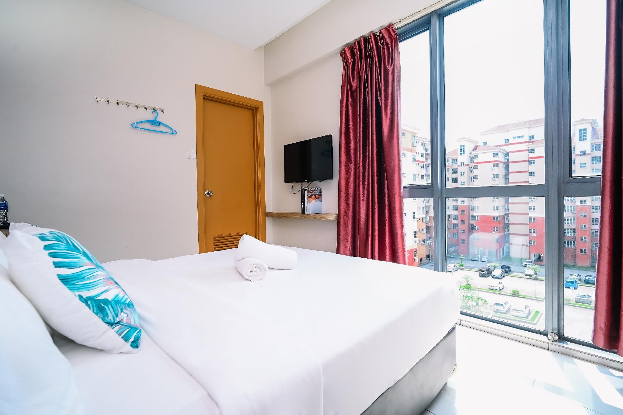 Deluxe Queen Room